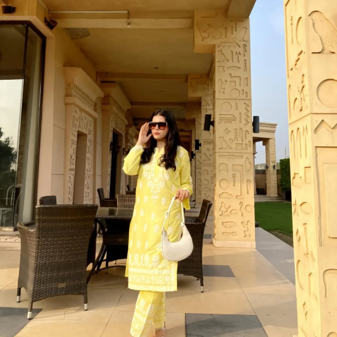 Indian Chicken Kari (Embossed ) 2 PC